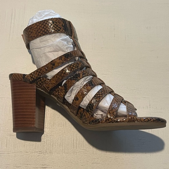 Vionic Brand New In Box-Sz-7.5 - Picture 14 of 14